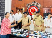 Indore News: Crime Branch Returns 272 Stolen Mobile Phones To Owners