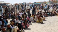 La frágil tregua entre Afganistán y Pakistán se rompe mientras ambos países negocian en Qatar