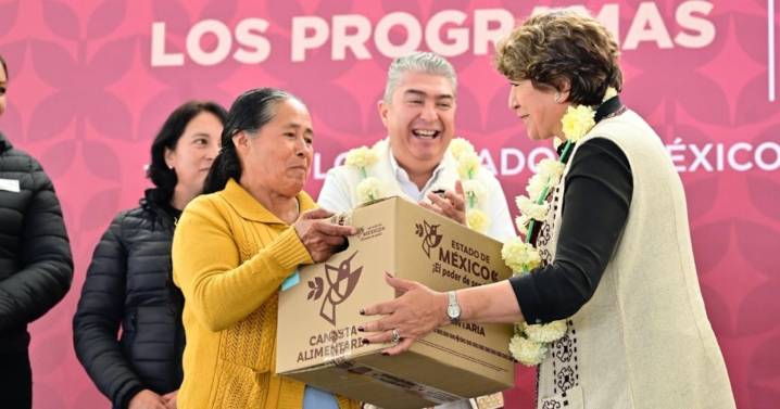 Delfina Gómez entrega apoyo económico y despensas a más de tres mil mujeres del Edomex