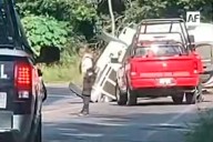 Volcadura de tráiler deja daños materiales en carretera libre Manzanillo