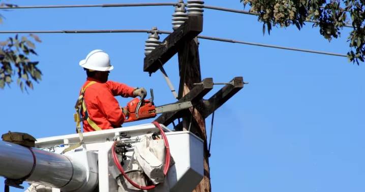 Hoy, 17 de octubre, cortan la luz en varios municipios de Santander
