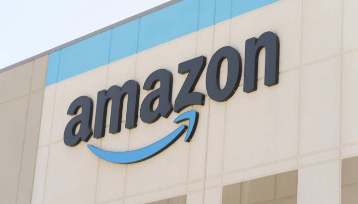 Amazon cloud computing outage disrupts Snapchat, Robinhood and many other online services