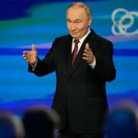 Putin says Russia a top oil producer, despite 'unfair' pressure