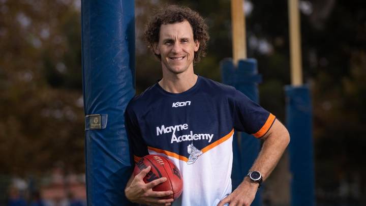 Former Fremantle forward Chris Mayne returns to Dockers as development coach