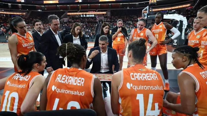 Los chispazos de Alina Iagupova salvan a Valencia Basket ante Cadi La Seu
