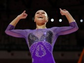 Angelina Melnikova se acostumbra al oro