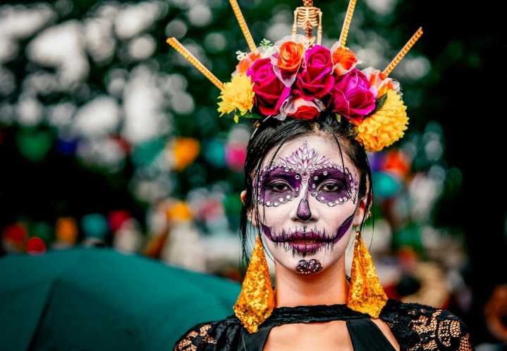 Global Village Welcome Center presenta “fiesta de muertos”