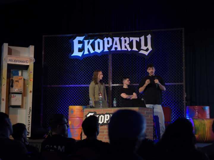 Ekoparty 2025: muestran una computadora cuántica, testean los WiFi públicos y Mercado Libre explica cómo lucha contra el robo de cuentas de empleados
