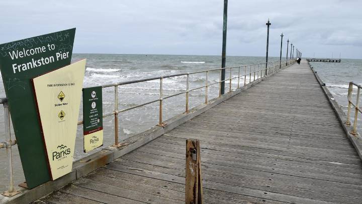 Two men who drowned at Frankston Beach in wild weather identified