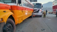 Camión de Personal Provoca Choque Múltiple en Bulevar 2000 de Tijuana; Hay Más de 20 Heridos