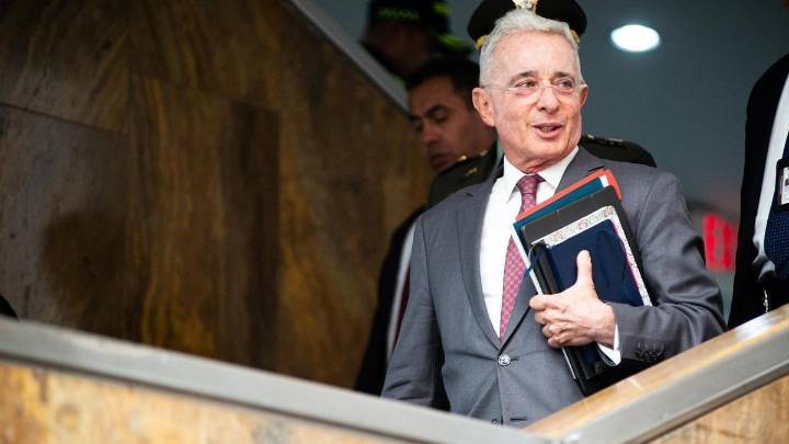 Tribunal Superior de Bogotá revoca condena y absuelve al Expresidente Álvaro Uribe