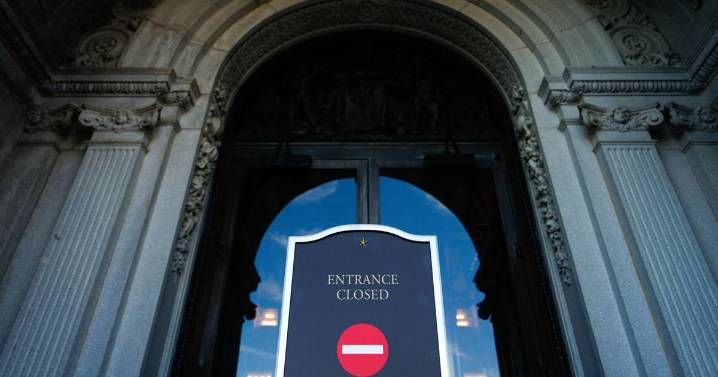 Federal government shutdown continues; Jane Goodall dies