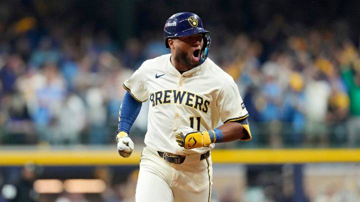 William Contreras, Brewers blast Cubs in Game 2 of NLDS