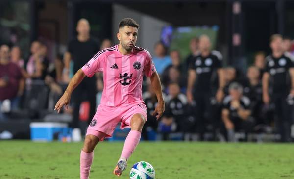 Ex defensa del Barcelona Jordi Alba anuncia que se retira del fútbol al final de la temporada