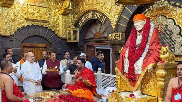 'For Happiness And Well-Being': Amit Shah, Devendra Fadnavis Offer Prayers At Shirdi Saibaba Temple