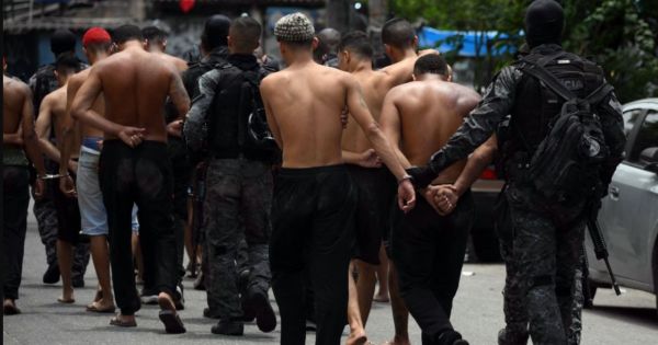 Cómo fue la balacera que sacudió Río de Janeiro: que es el comando Vermelho