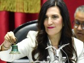 Kenia López propone eliminar IVA en alimentos y medicinas para mascotas