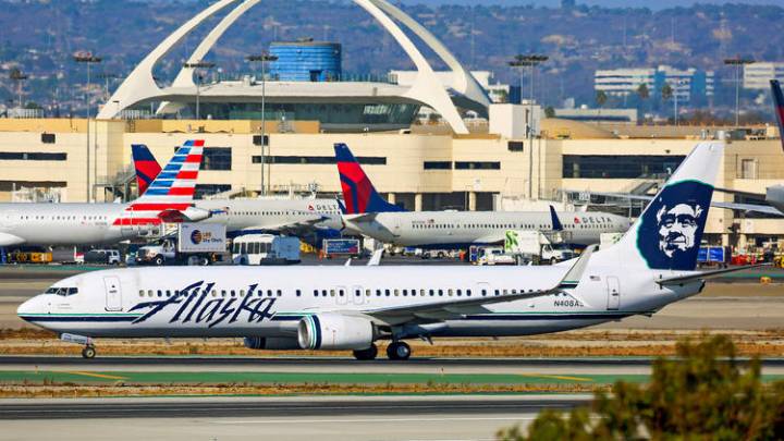 Ground stop issued for LAX flights due to staffing issues: FAA