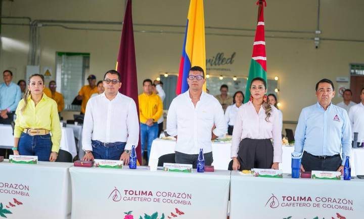 “La Escuela Regional de El Líbano ha sembrado en los jóvenes campesinos tolimenses el amor por el café de especialidad”: gobernadora Adriana Matiz