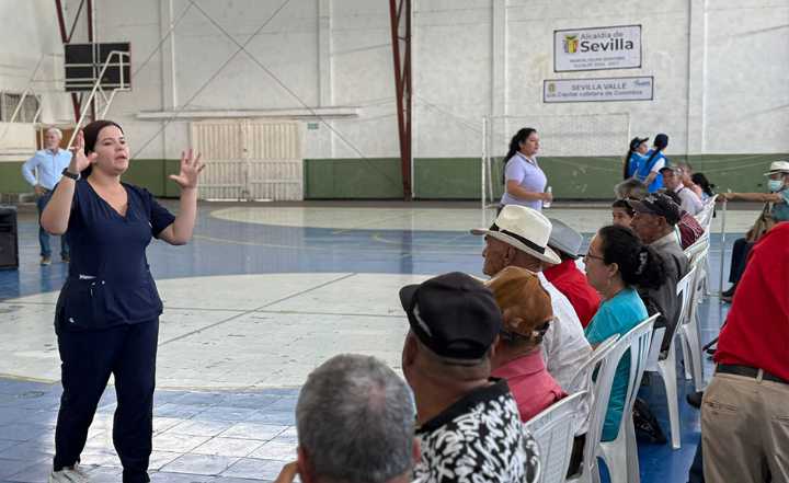 Sevilla inauguró el Club de Amigos por la Salud