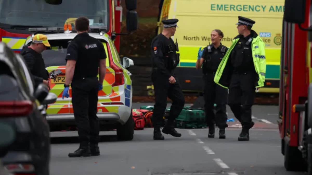 2 Killed, Four Injured In Car And Stabbing Attack At UK Synagogue