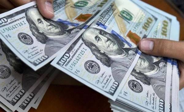 Tras la fuerte baja de ayer, el dólar oficial otra vez subió y quedó rozando los $1.500