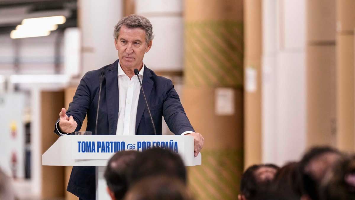 Feijóo propone eliminar el pago del IVA a los autónomos que facturen menos de 85.000 euros al año
