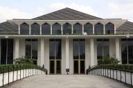 Plaintiffs unable to prove racial gerrymandering