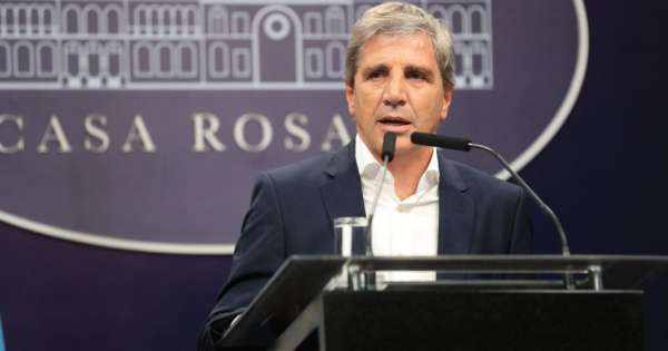 Caputo anunció la baja del impuesto a las Ganancias después de las elecciones