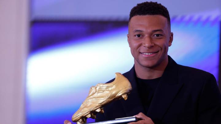Mbappé recibe su primera Bota de Oro: "Espero ganarla otra vez el próximo año"