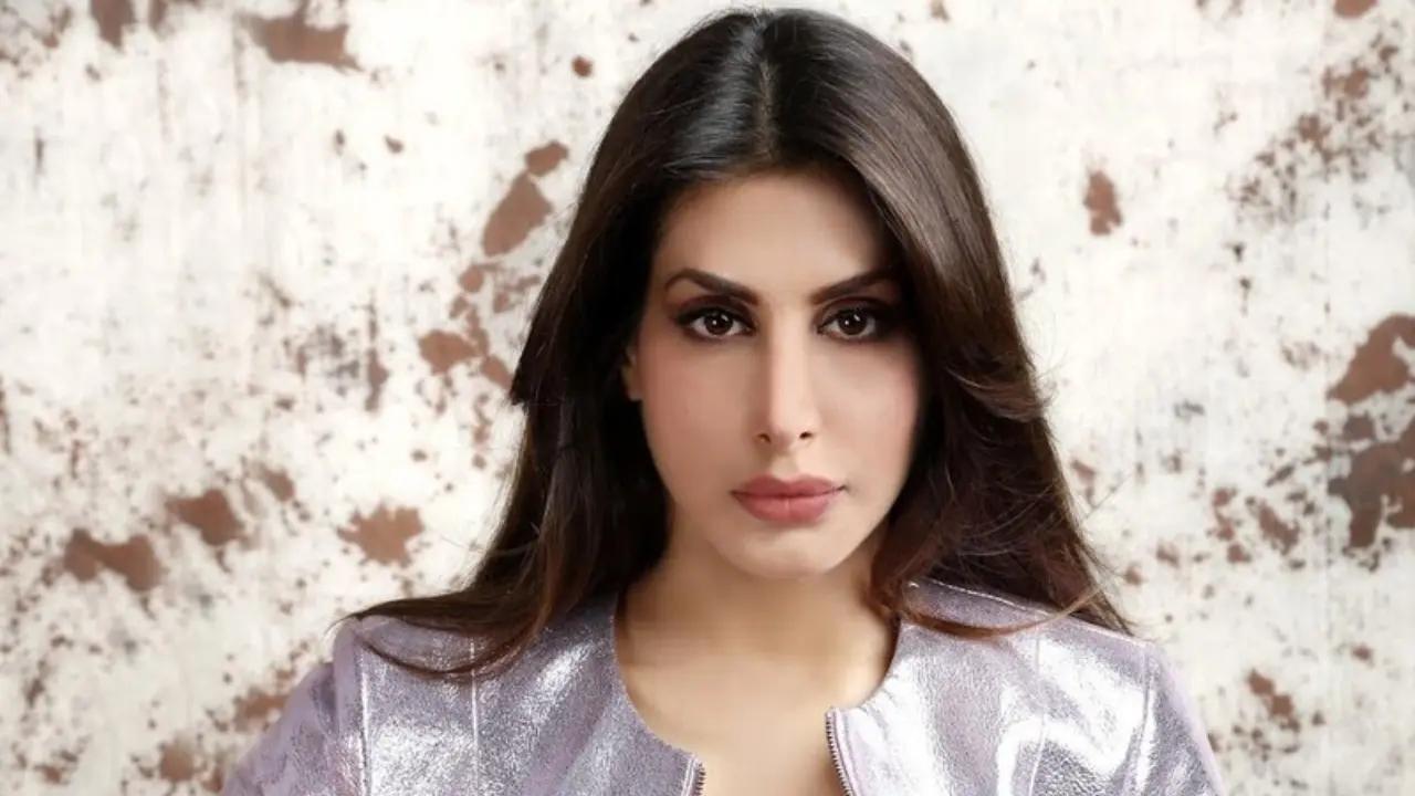 'Bogus challenge': Priya Kapur says Karisma Kapoor's kids knew about the will