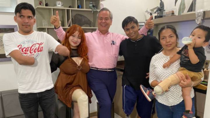 Labor 49 transforma la vida de 3 personas con una prótesis nueva