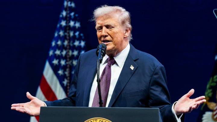 Trump se reunirá con el jefe de presupuesto para impulsar recortes tras cierre del gobierno