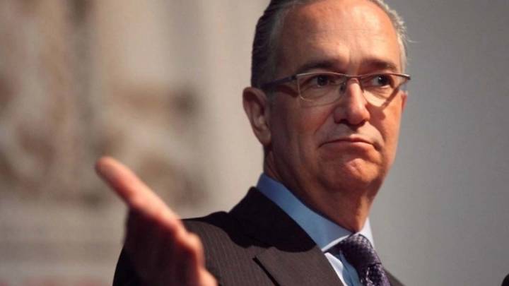 Defiende Salinas Pliego el liberalismo como pilar de la dignidad