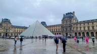 Francia refuerza la seguridad del Louvre tras el robo de joyas de un valor incalculable