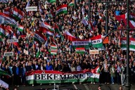 Orban Tries To Rally Hungarians As Trump-Putin Meeting Falls Through
