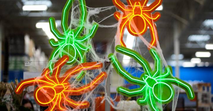 One Tech Tip: Keeping up with your Halloween trick-or
