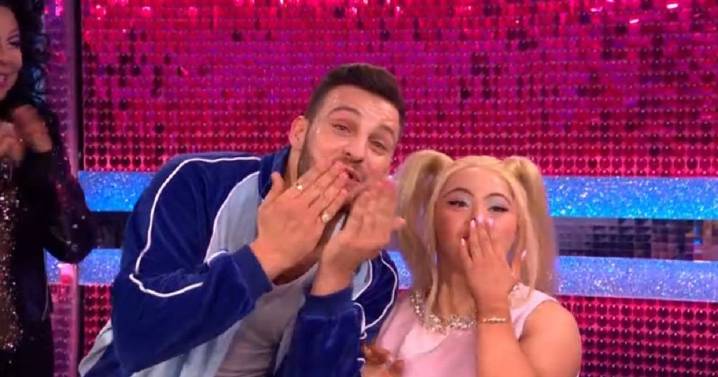 Strictly fans 'can't cope' after Ellie Goldstein gets surprise message from music icon