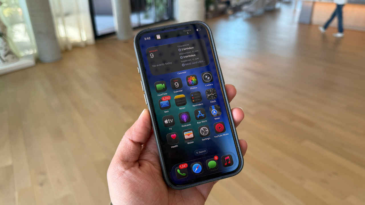 Apple’s iOS 26.1 beta 4 lets users customise Liquid Glass transparency, here’s how