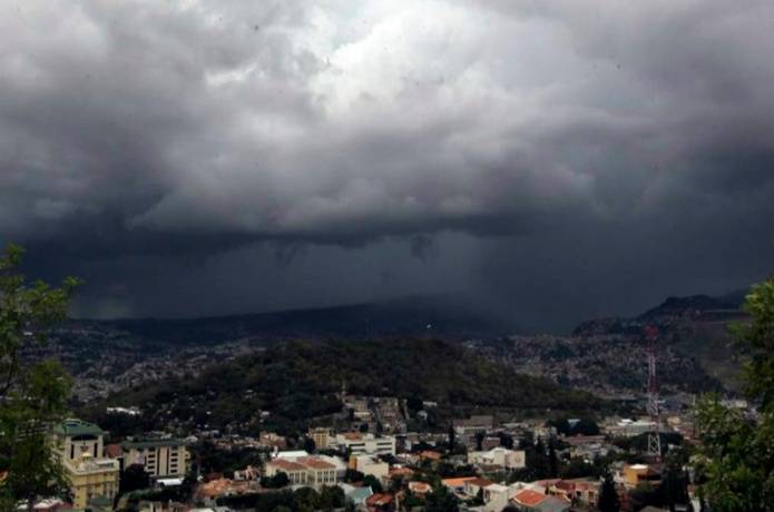 Se esperan lluvias más intensas tras paso de la onda tropical 41