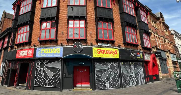 Thug kicks young man unconscious for elbowing him on packed Mosh dancefloor