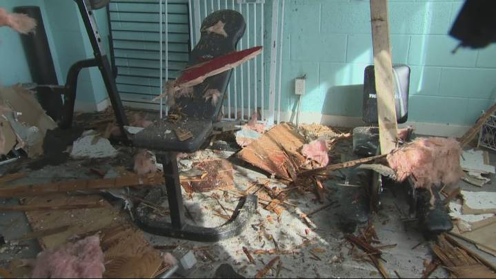 Windstorm damages Longview, Washington businesses, no injuries