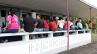 Trinidad y Tobago ordena la deportación masiva de 200 migrantes venezolanos