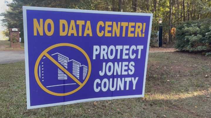 'I'm against it for the people' | Jones County leaders put 90-day moratorium on data centers