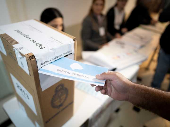 Elecciones: comienza el escrutinio definitivo y podría cambiar el resultado en ocho provincias