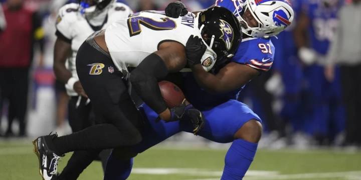 Bills place Ed Oliver on injured reserve ahead of Chiefs matchup