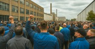 Alerta por nueva ola de despidos masivos: cierran dos grandes empresas en el país y todos estos trabajadores se quedan sin empleo