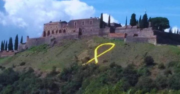 Un juez obliga a retirar uno de los símbolos de fanatismo separatista más antiguos de Cataluña