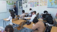 A 15 años del 27F: Escuela de Tomé sigue funcionando en contenedores que ahora presentan múltiples fallas
