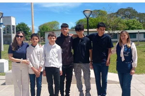 FELICES! Estudiantes de un Colegio del interior correntino fueron premiados en el concurso ''El Arte de Cuidarnos'' (IMÁGENES)